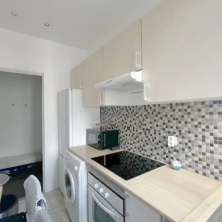 In Elegant 3-bedroom Near Bois De Vincennes *