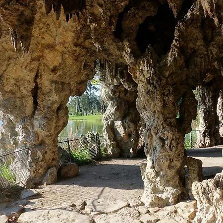 In Elegant 3-bedroom Near Bois De Vincennes