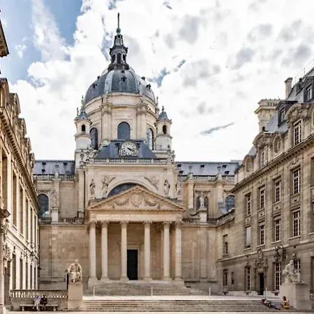 In Elegant 3-bedroom Near Bois De Vincennes Casa vacanze Parigi