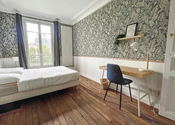 In Elegant 3-bedroom Near Bois De Vincennes Paris