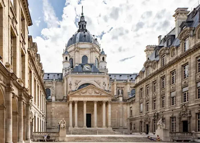 In Elegant 3-bedroom Near Bois De Vincennes Casa de Férias Paris